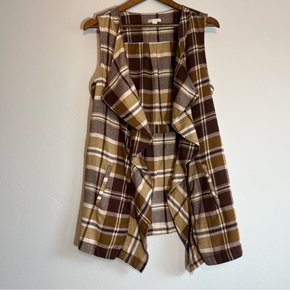 Cato Plaid Brown Tan Sleeveless Waterfall Open Front Cardigan Vest Size L